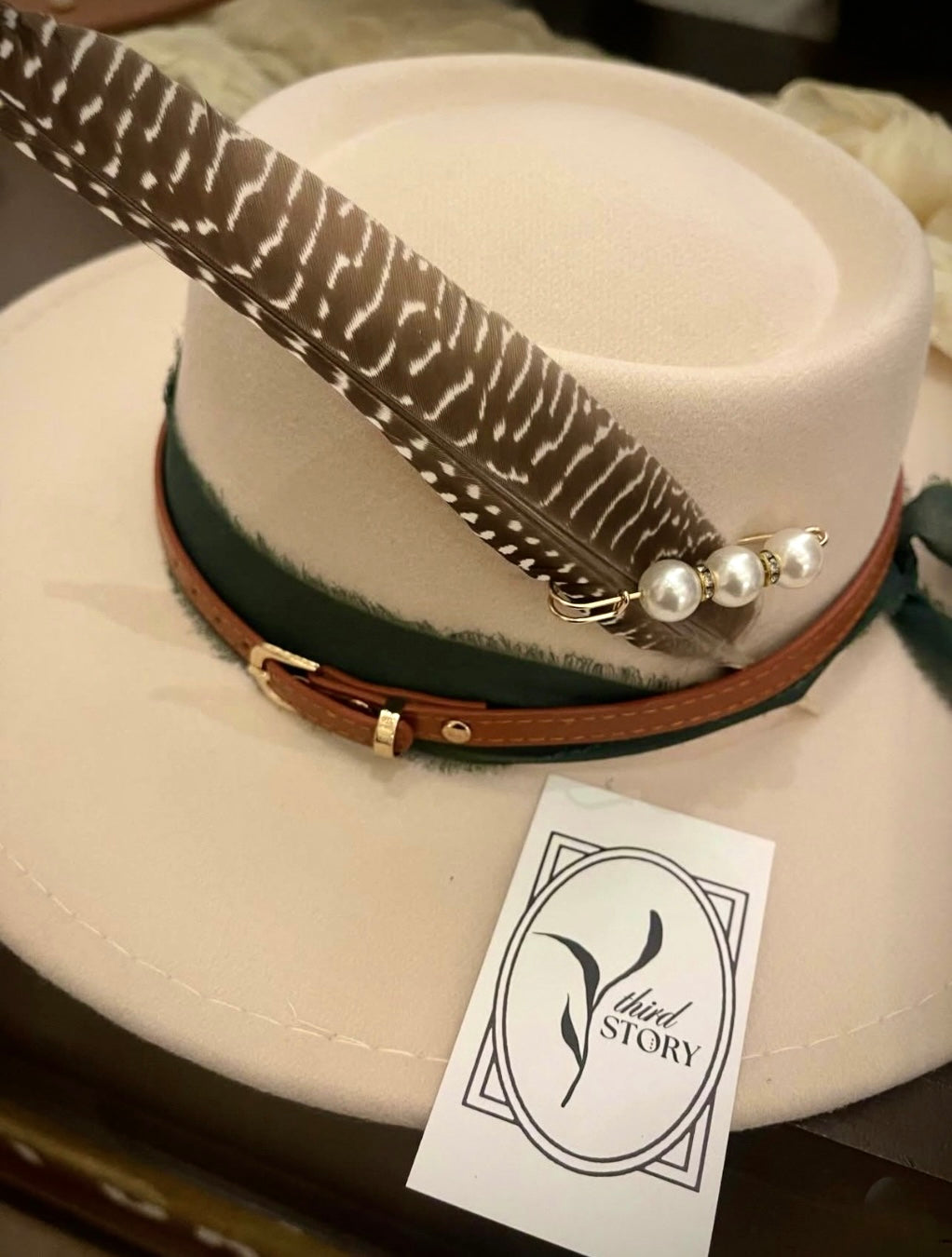 HAT BAR
