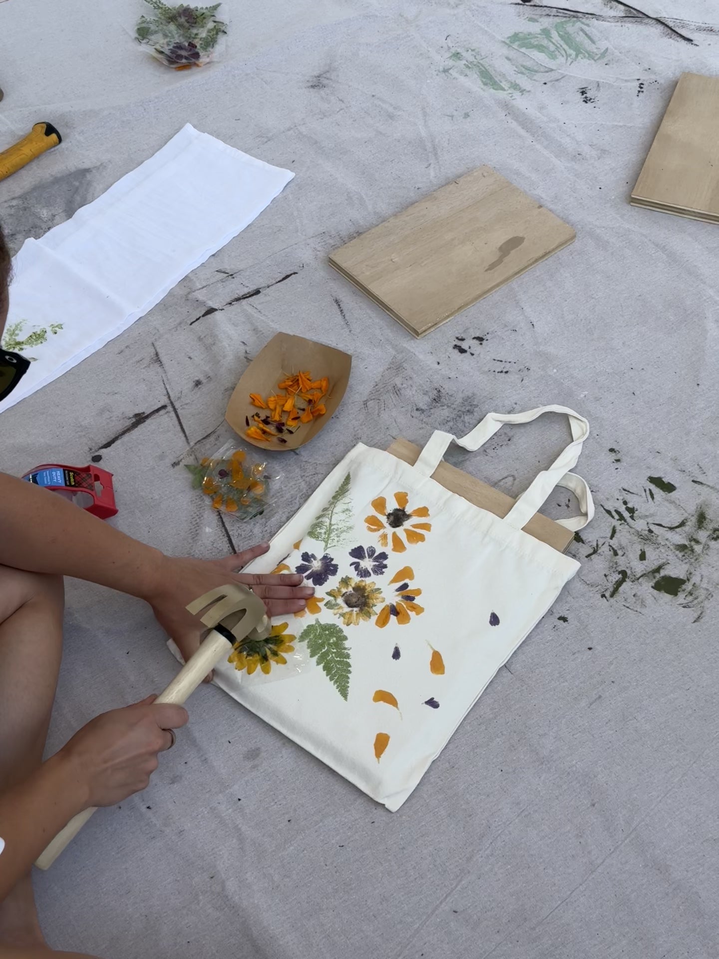 DIY FLOWER PRINT BAR
